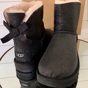 UGG Black Bailey Bow Mini
